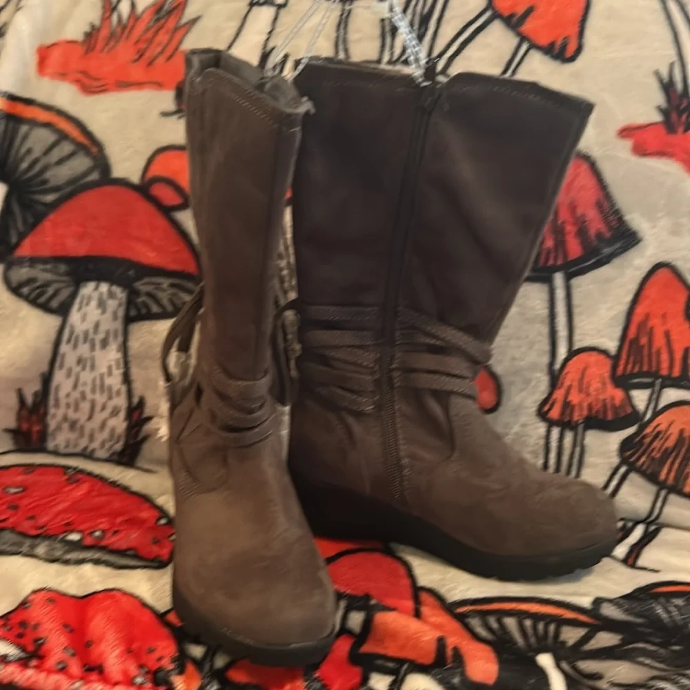 Rampage Girls Brown Faux Suede Tall Wedge Boots - Size 13 NEW